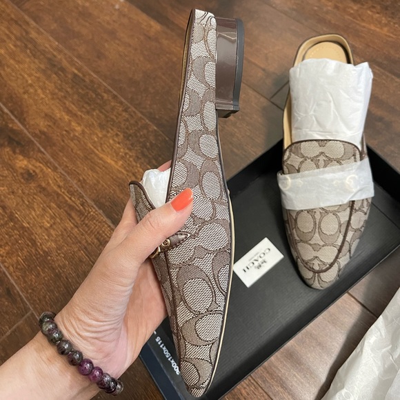 New, in original box. Coach Irene Jacquard Mule shoes in Oak/Maple - Picture 3 of 6